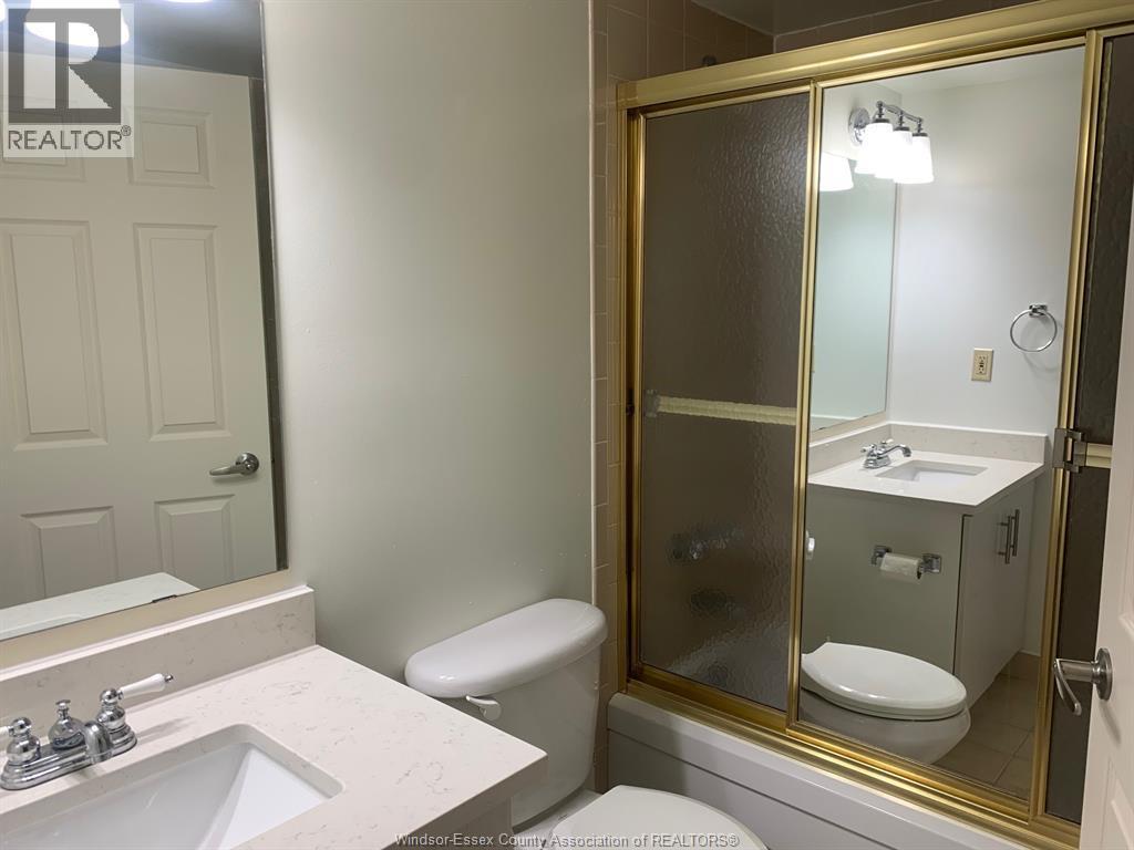 75 Riverside Drive East Unit# 410, Windsor, ON - Indoor Photo Showing Bathroom