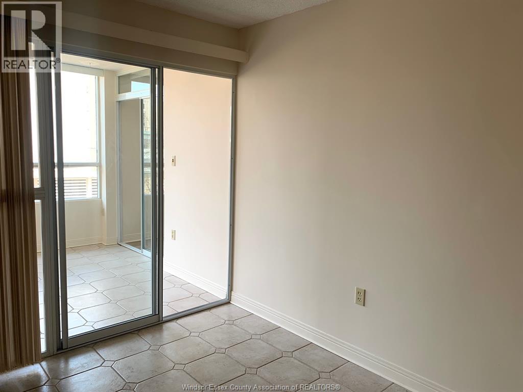 75 Riverside Drive East Unit# 410, Windsor, ON - Indoor Photo Showing Other Room