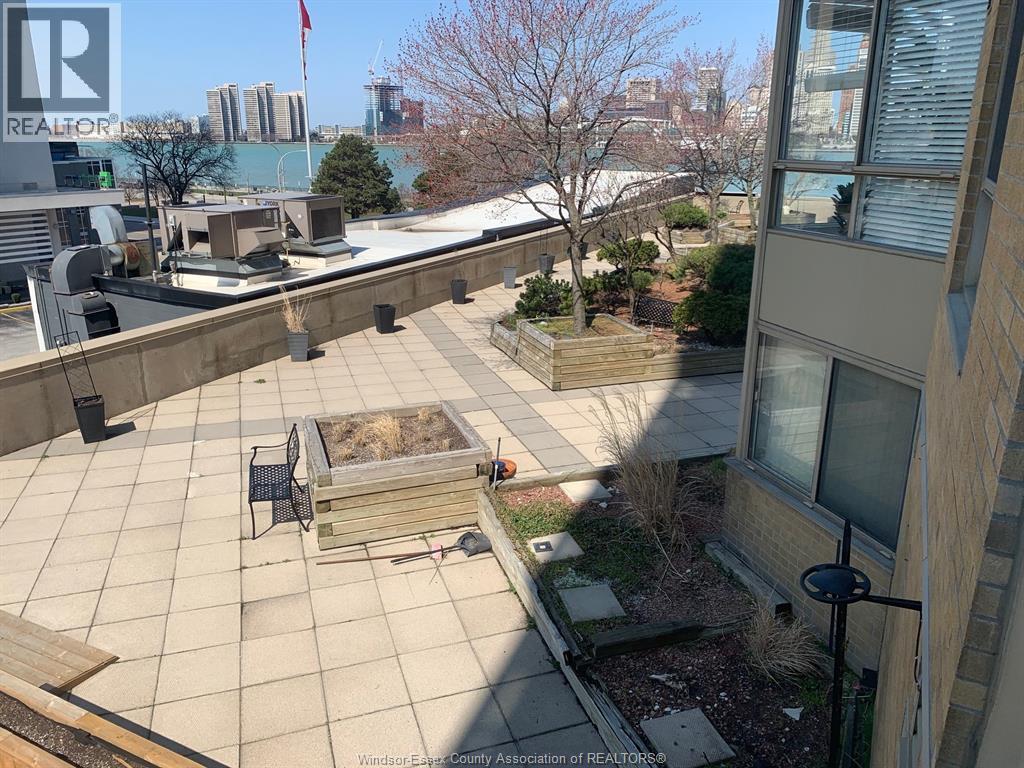 75 Riverside Drive East Unit# 410, Windsor, ON - Outdoor