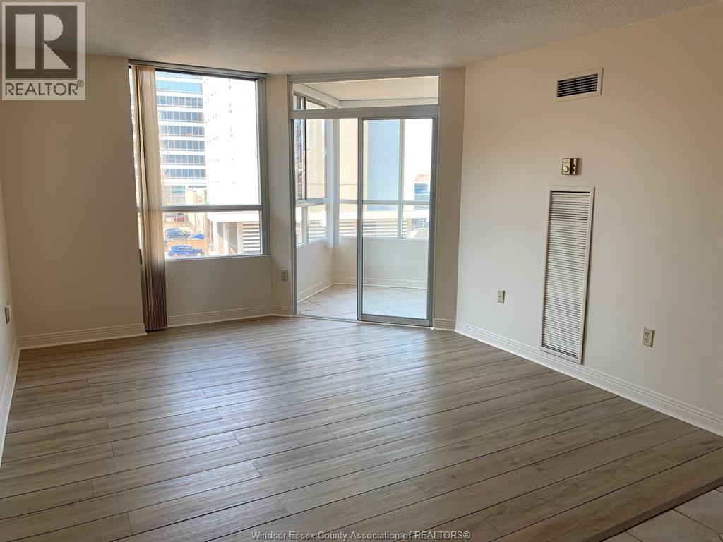 75 Riverside Drive East Unit# 410, Windsor, ON - Indoor Photo Showing Other Room