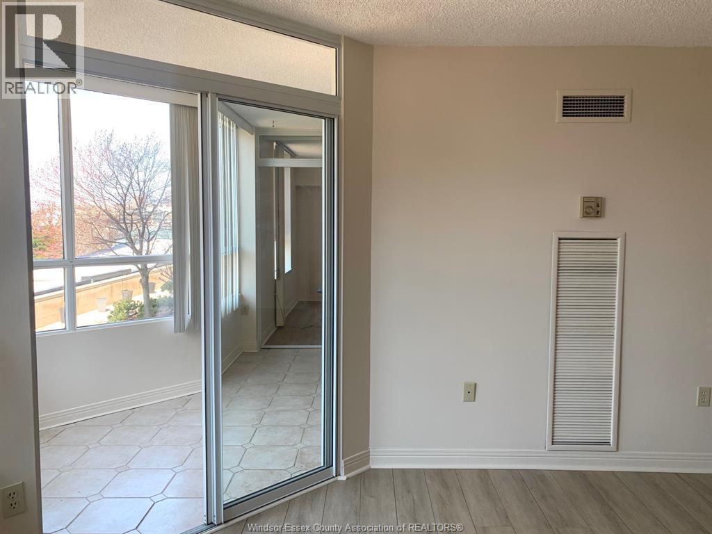 75 Riverside Drive East Unit# 410, Windsor, ON - Indoor Photo Showing Other Room
