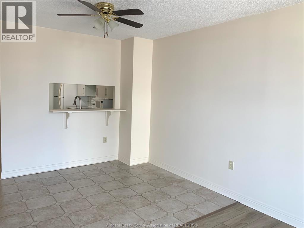 75 Riverside Drive East Unit# 410, Windsor, ON - Indoor Photo Showing Other Room