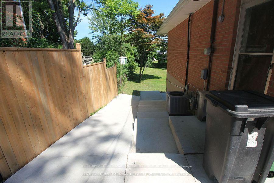 133 Deer Park Circle W, London North (North P), ON