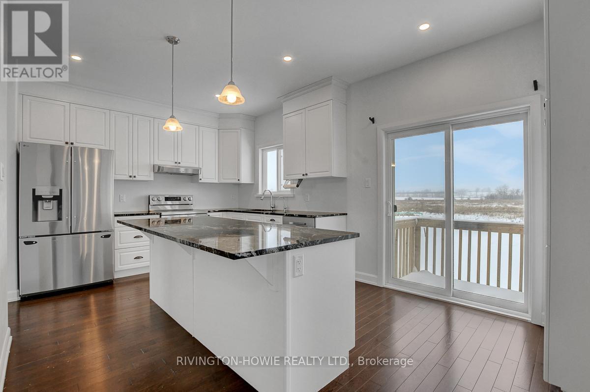 21 Isobel Mcewan Road, Mcnab/Braeside, ON - Indoor Photo Showing Kitchen With Upgraded Kitchen