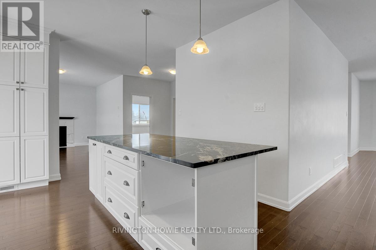 21 Isobel Mcewan Road, Mcnab/Braeside, ON - Indoor Photo Showing Kitchen