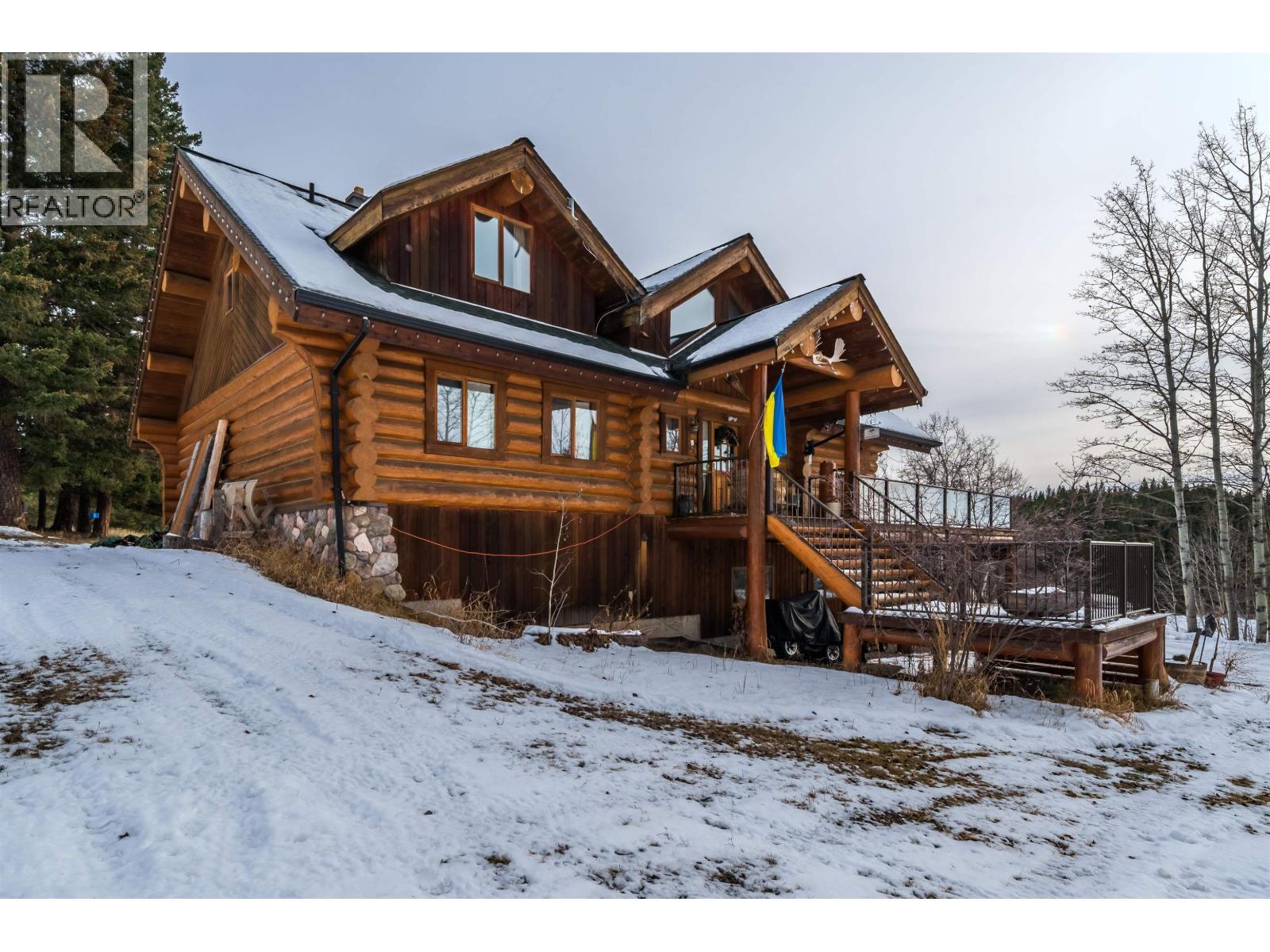 5565 Backvalley Road, 100 Mile House, BC - Outdoor