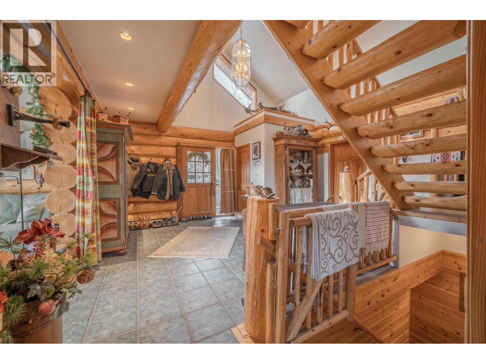 5565 Backvalley Road, 100 Mile House, BC - Indoor Photo Showing Other Room