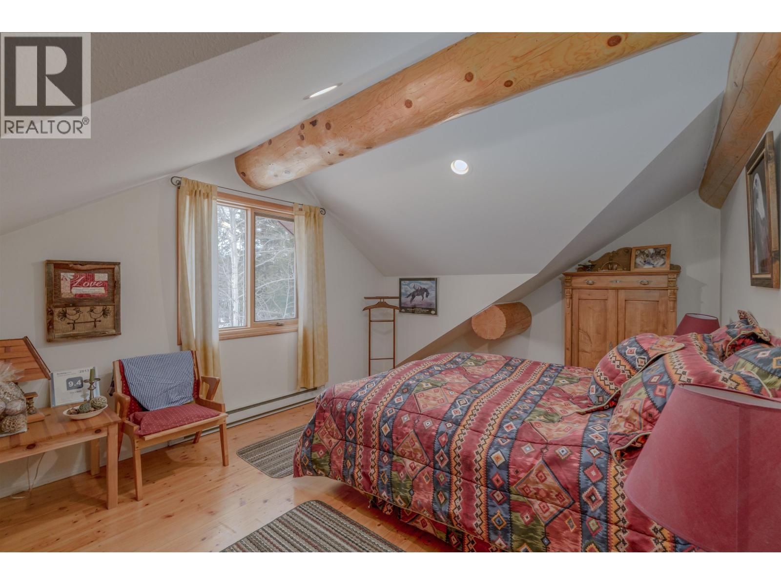 5565 Backvalley Road, 100 Mile House, BC - Indoor Photo Showing Bedroom