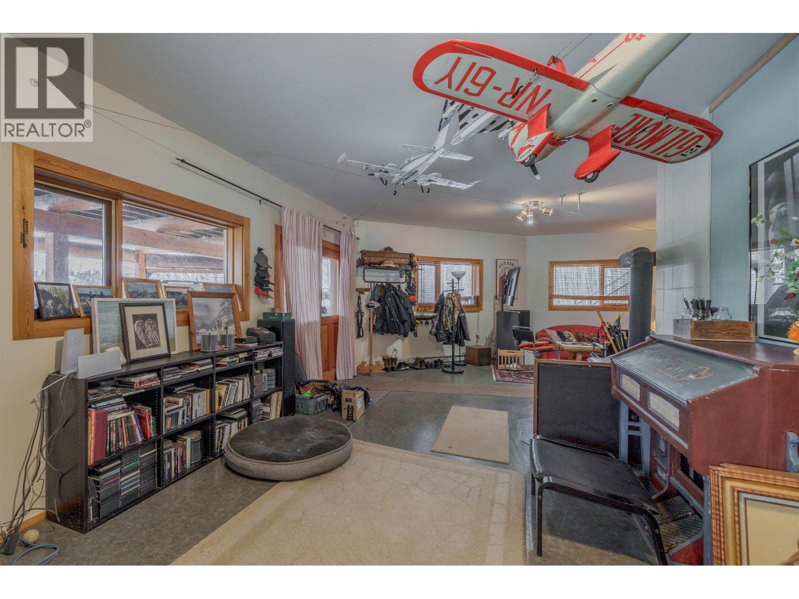 5565 Backvalley Road, 100 Mile House, BC - Indoor Photo Showing Other Room