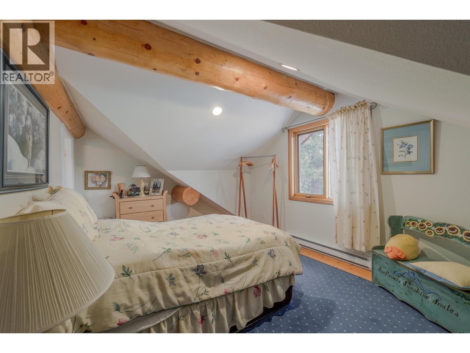 5565 Backvalley Road, 100 Mile House, BC - Indoor Photo Showing Bedroom