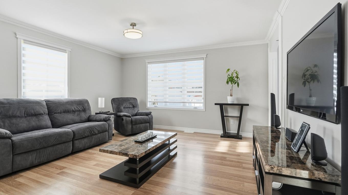 Salon - 795 36E Rue, Saint-Georges, QC - Indoor Photo Showing Living Room