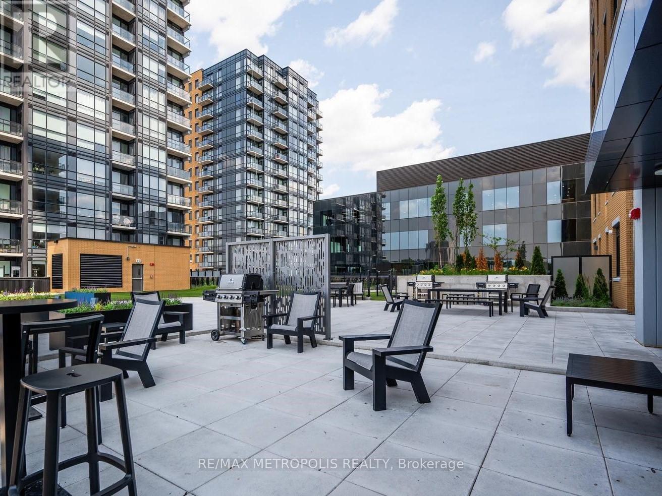 1904 - 108 Garment Street, Kitchener, ON - Outdoor