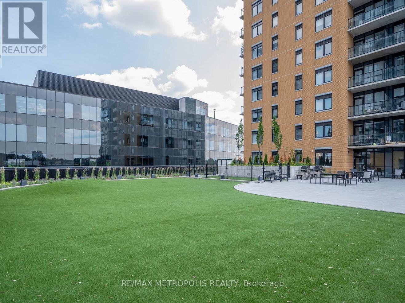 1904 - 108 Garment Street, Kitchener, ON - Outdoor