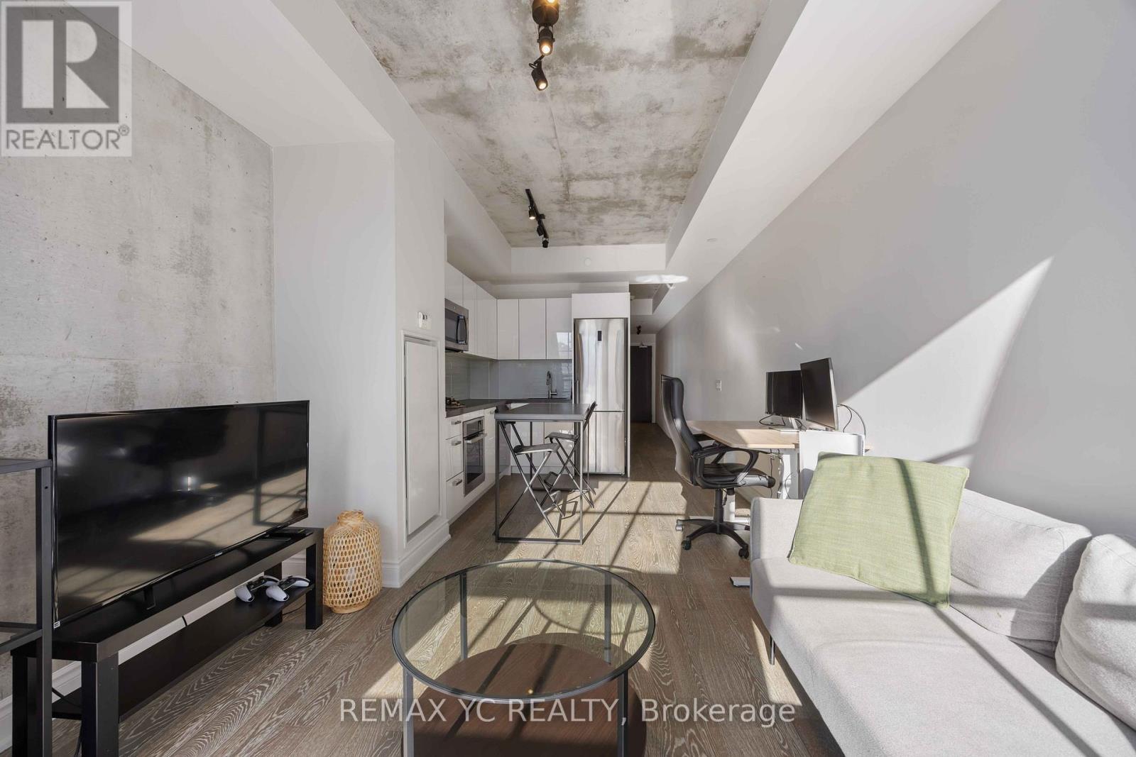 906 - 608 Richmond Street W, Toronto, ON - Indoor