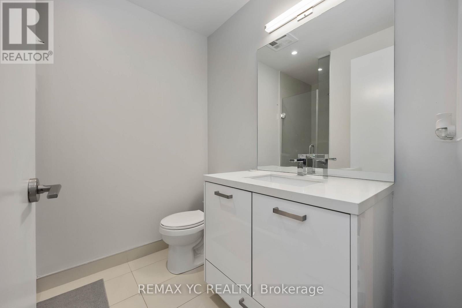 906 - 608 Richmond Street W, Toronto, ON - Indoor Photo Showing Bathroom