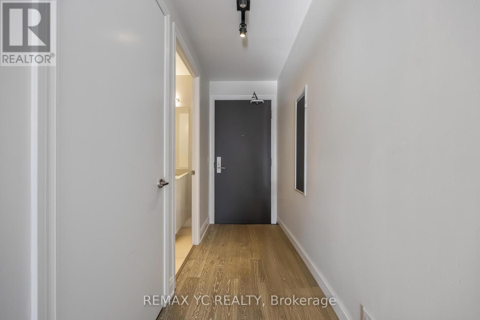 906 - 608 Richmond Street W, Toronto, ON - Indoor Photo Showing Other Room