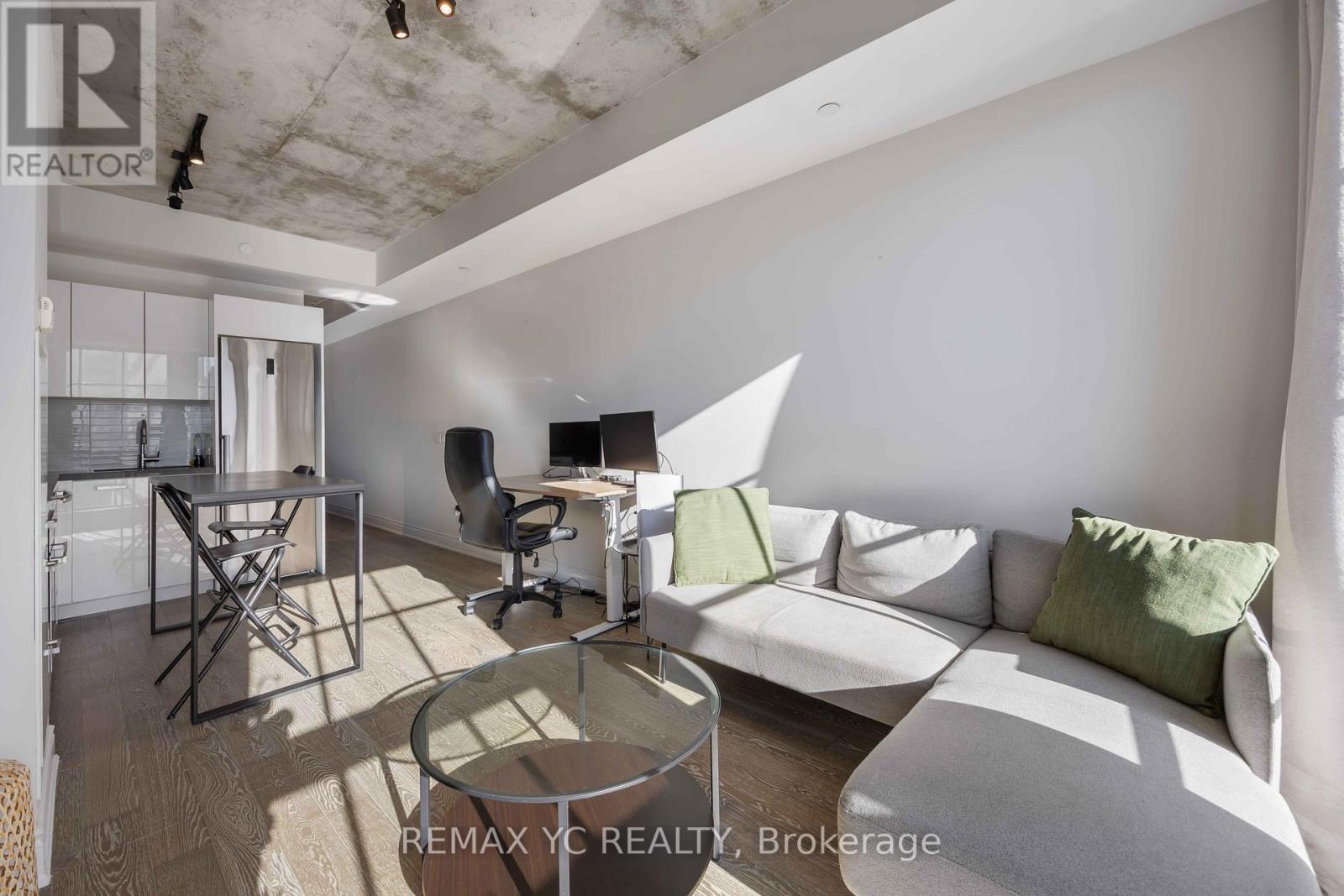 906 - 608 Richmond Street W, Toronto, ON - Indoor