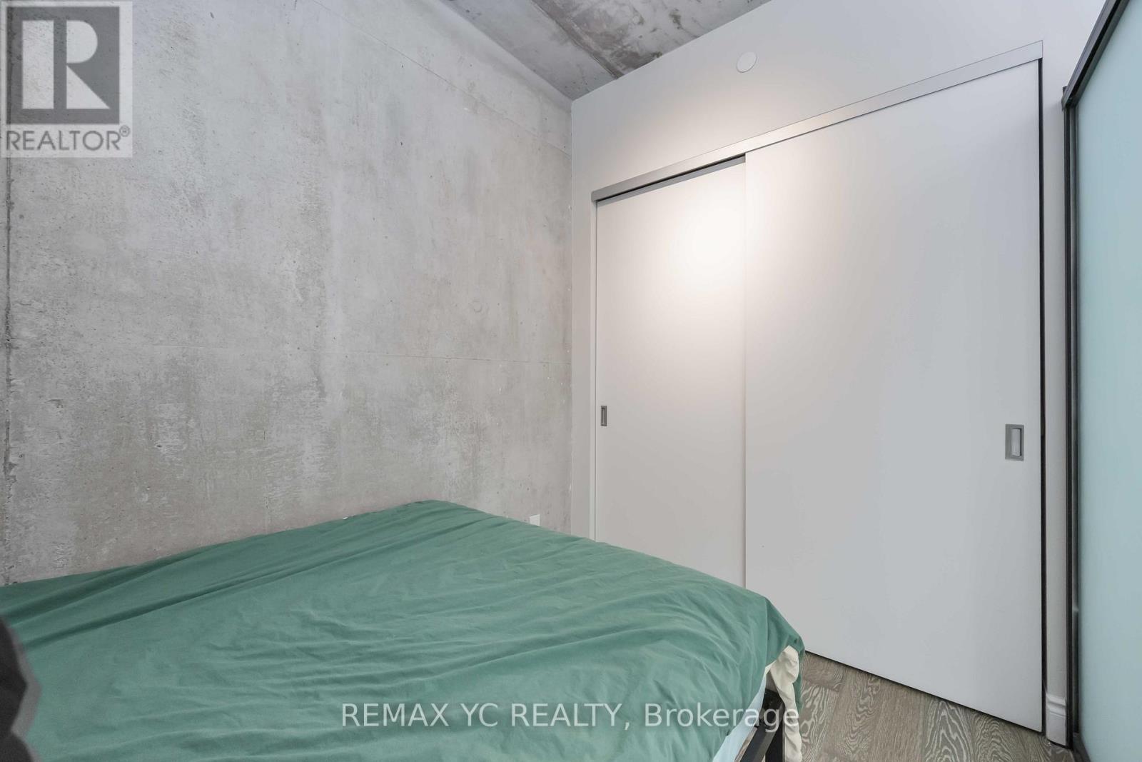 906 - 608 Richmond Street W, Toronto, ON - Indoor Photo Showing Bedroom