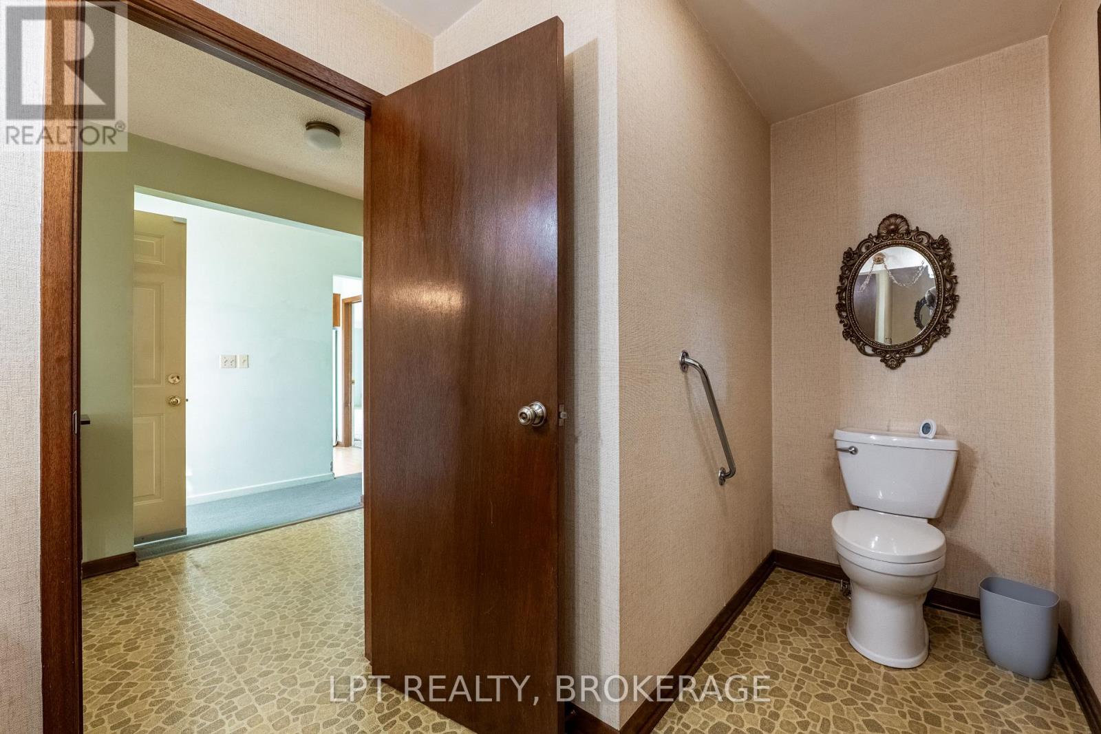 168 Braemar Road, Kingston (City Southwest), ON - Indoor Photo Showing Bathroom