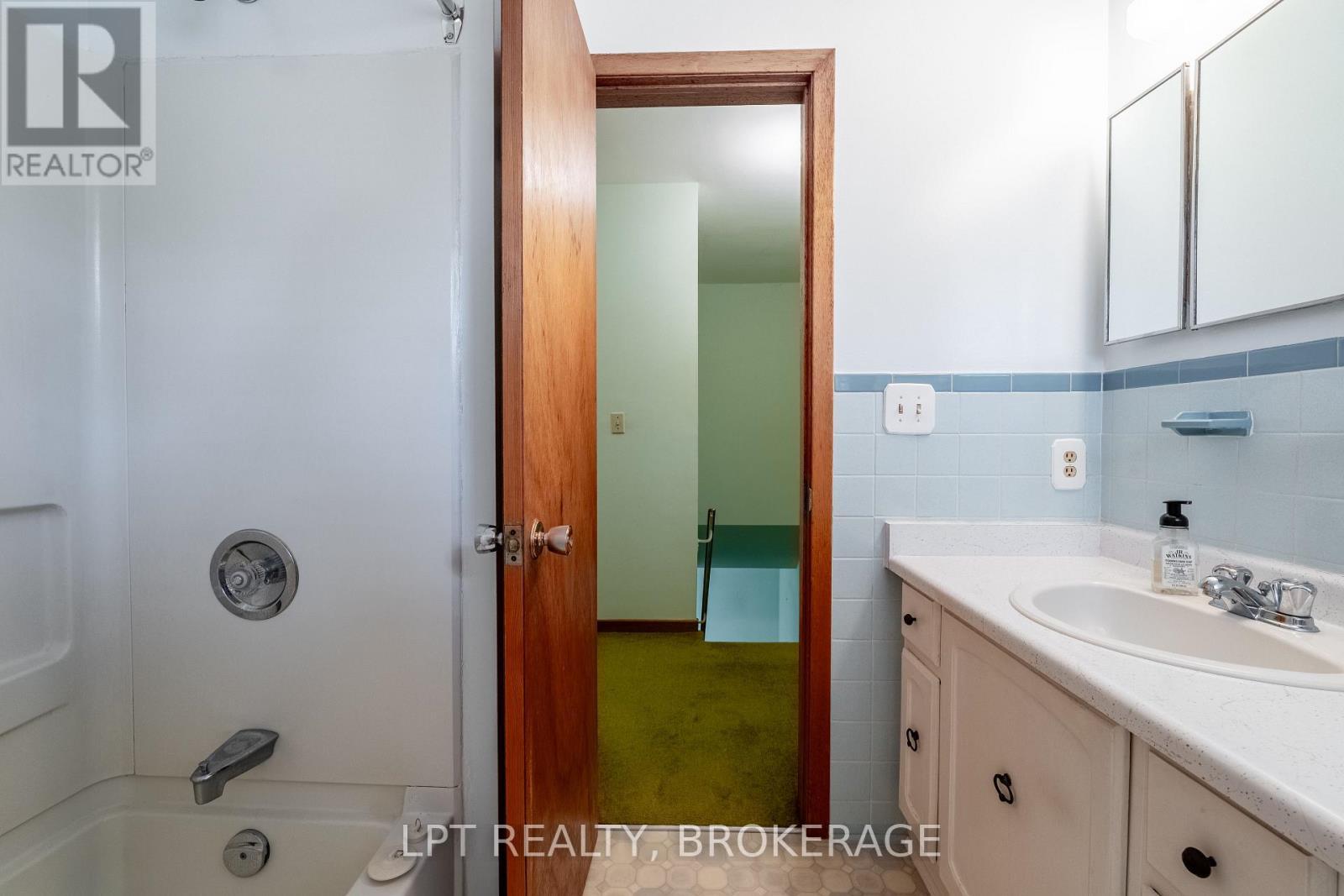 168 Braemar Road, Kingston (City Southwest), ON - Indoor Photo Showing Bathroom