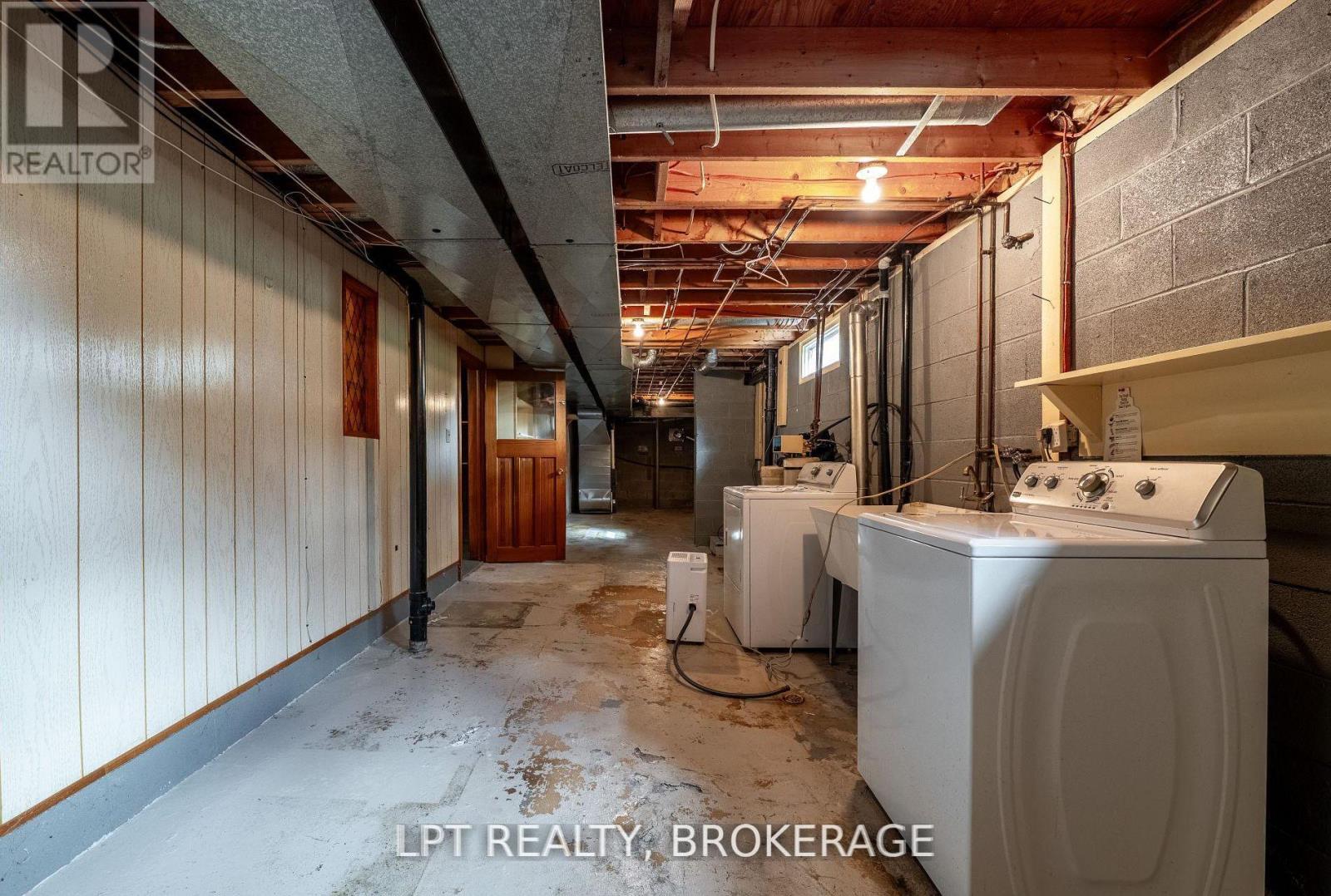 168 Braemar Road, Kingston (City Southwest), ON - Indoor Photo Showing Laundry Room