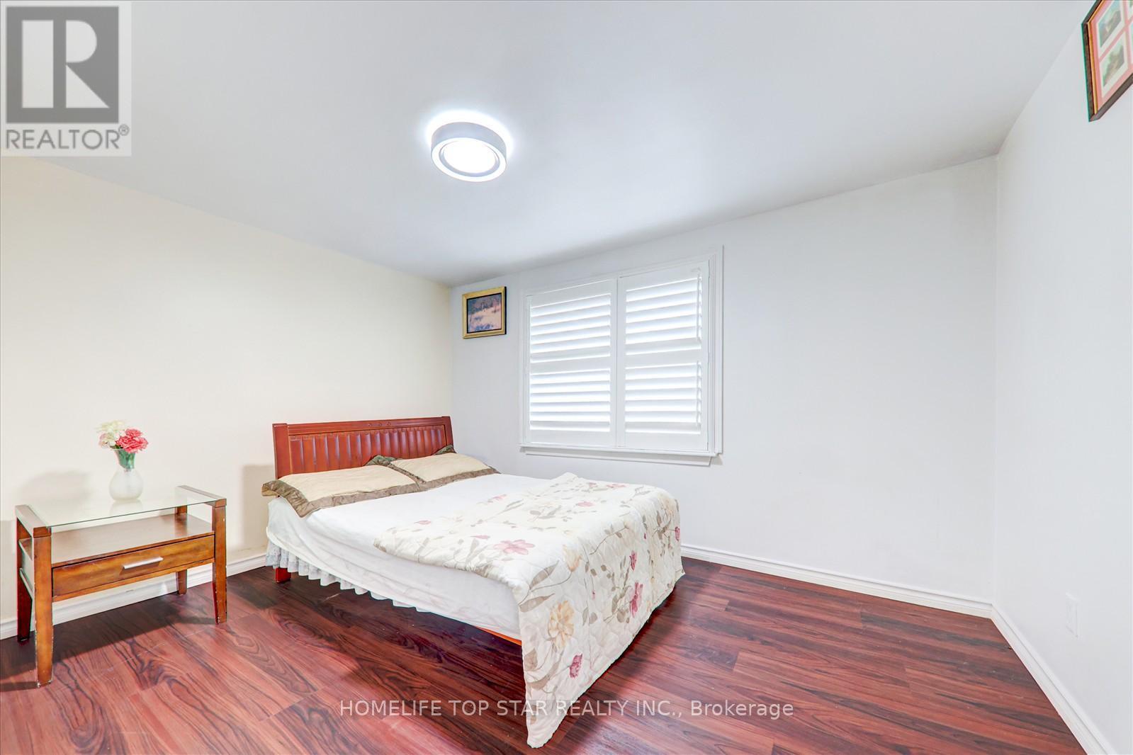 50 Chestnut Crescent, Toronto, ON - Indoor Photo Showing Bedroom