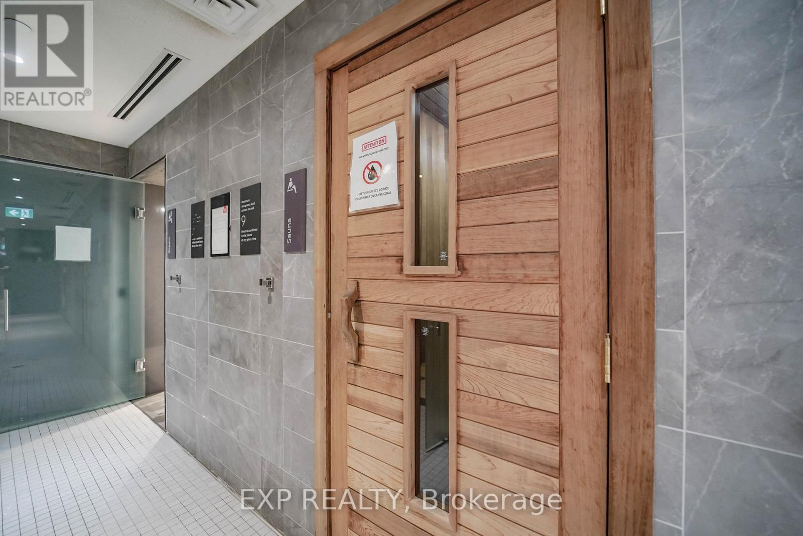 308A - 7 Mabelle Avenue, Toronto, ON - Indoor Photo Showing Bathroom