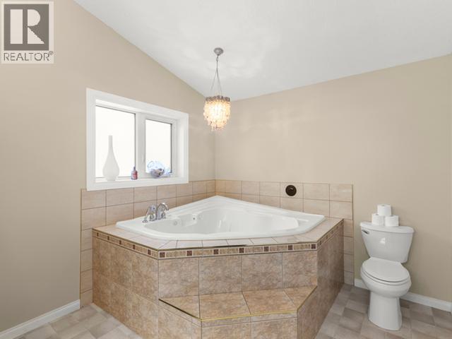 40 Stope Way, Whitehorse, YT - Indoor Photo Showing Bathroom