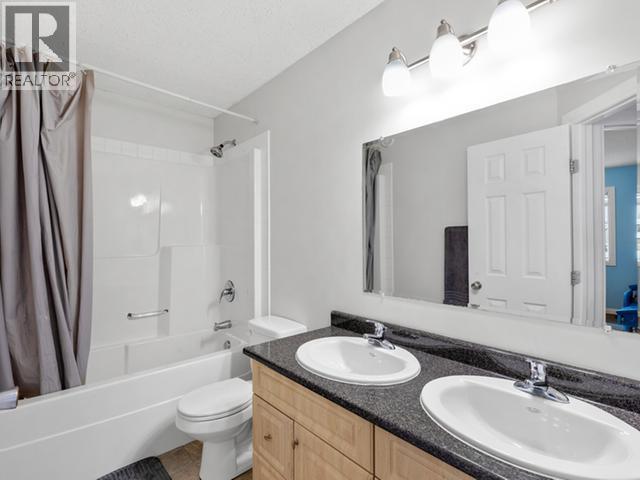 40 Stope Way, Whitehorse, YT - Indoor Photo Showing Bathroom