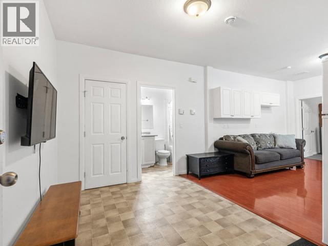 40 Stope Way, Whitehorse, YT - Indoor