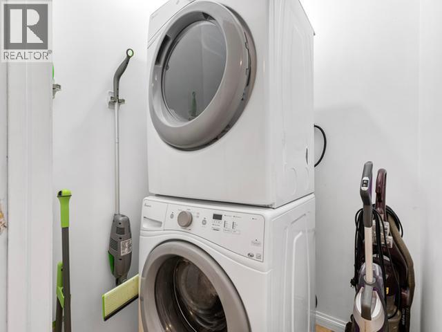 40 Stope Way, Whitehorse, YT - Indoor Photo Showing Laundry Room