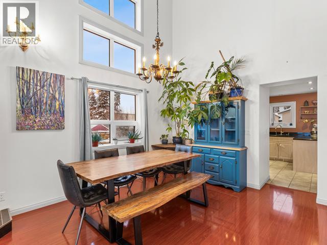 40 Stope Way, Whitehorse, YT - Indoor Photo Showing Dining Room