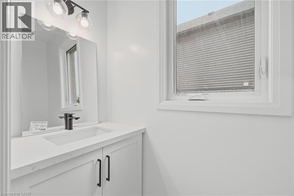 135 Pugh Street, Milverton, ON - Indoor Photo Showing Bathroom