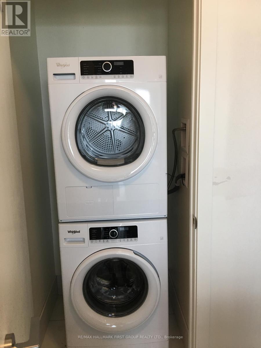 705 - 3237 Bayview Avenue, Toronto, ON - Indoor Photo Showing Laundry Room