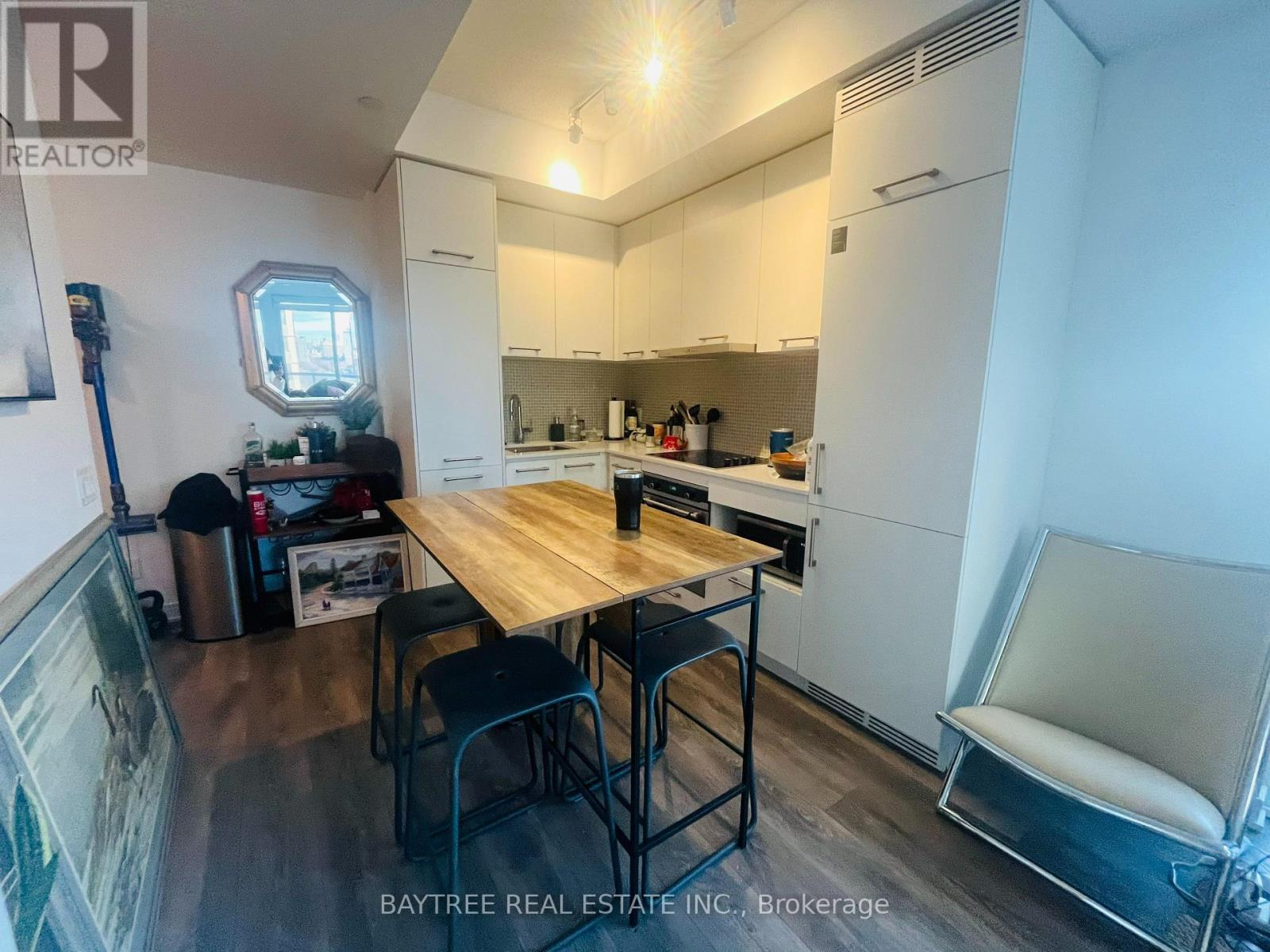 1606 - 87 Peter Street, Toronto, ON - Indoor