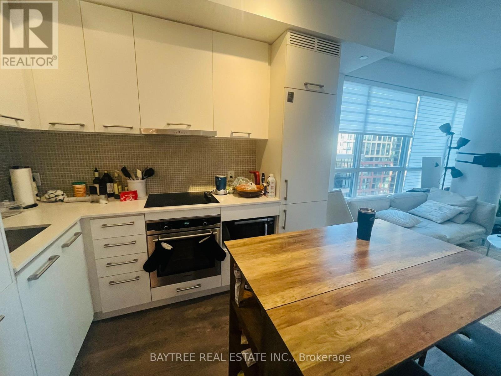 1606 - 87 Peter Street, Toronto, ON - Indoor Photo Showing Kitchen