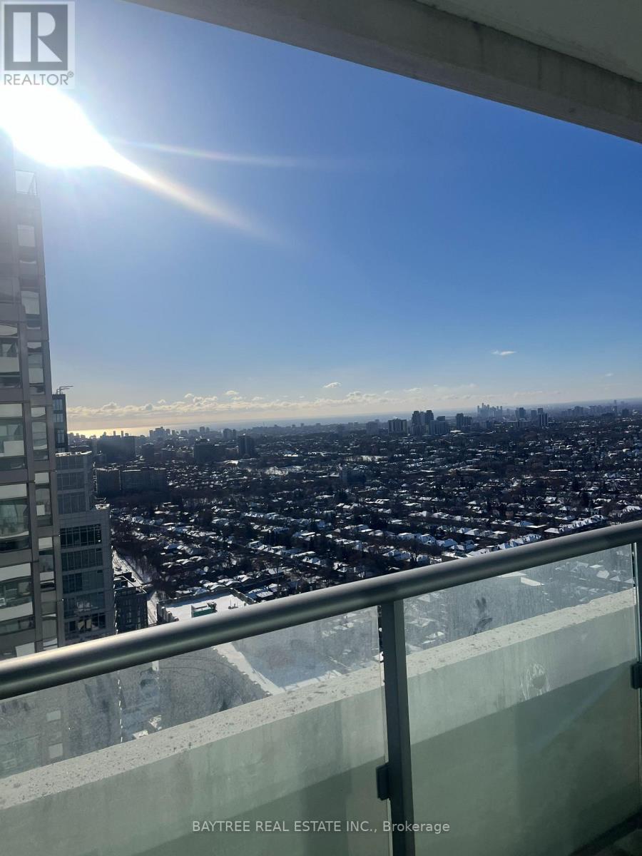 3806 - 2221 Yonge Street, Toronto, ON - Outdoor With View