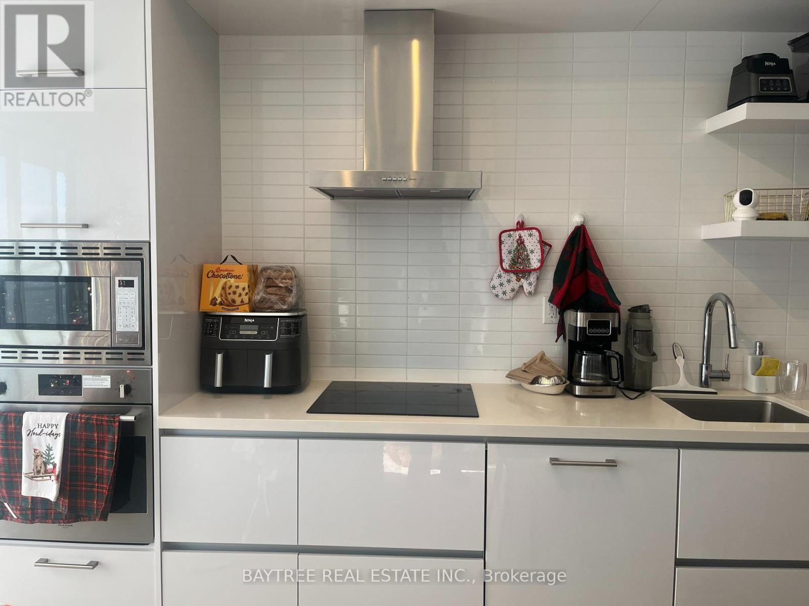 3806 - 2221 Yonge Street, Toronto, ON - Indoor Photo Showing Kitchen