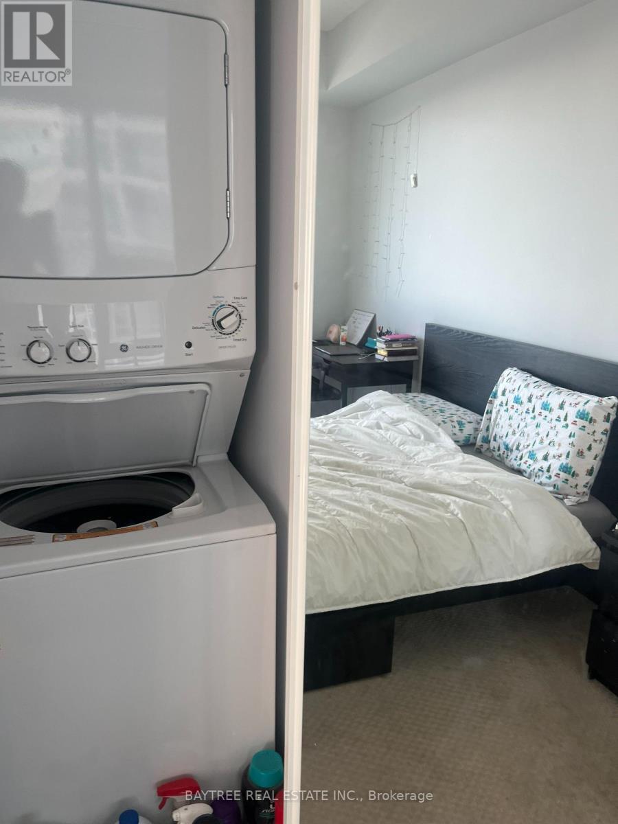 3806 - 2221 Yonge Street, Toronto, ON - Indoor Photo Showing Laundry Room