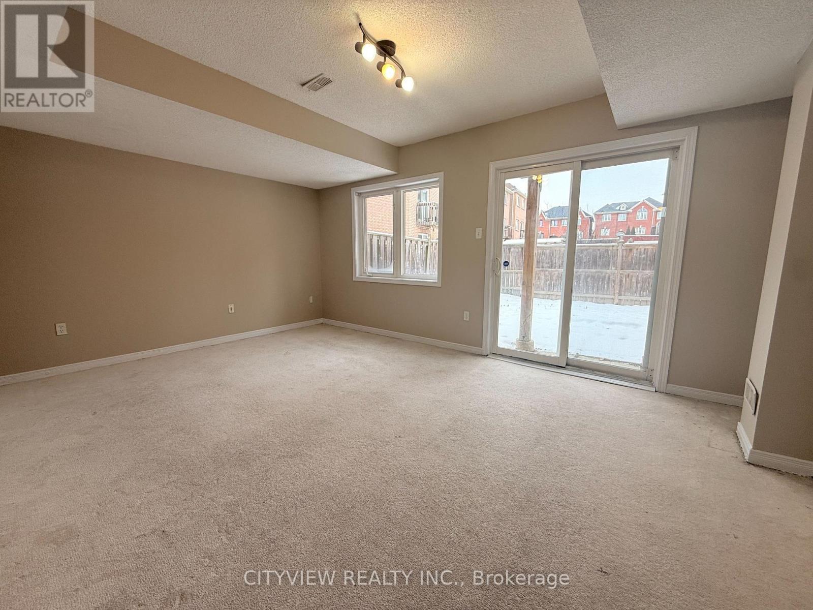5727 Retreat Street, Mississauga, ON - Indoor Photo Showing Other Room