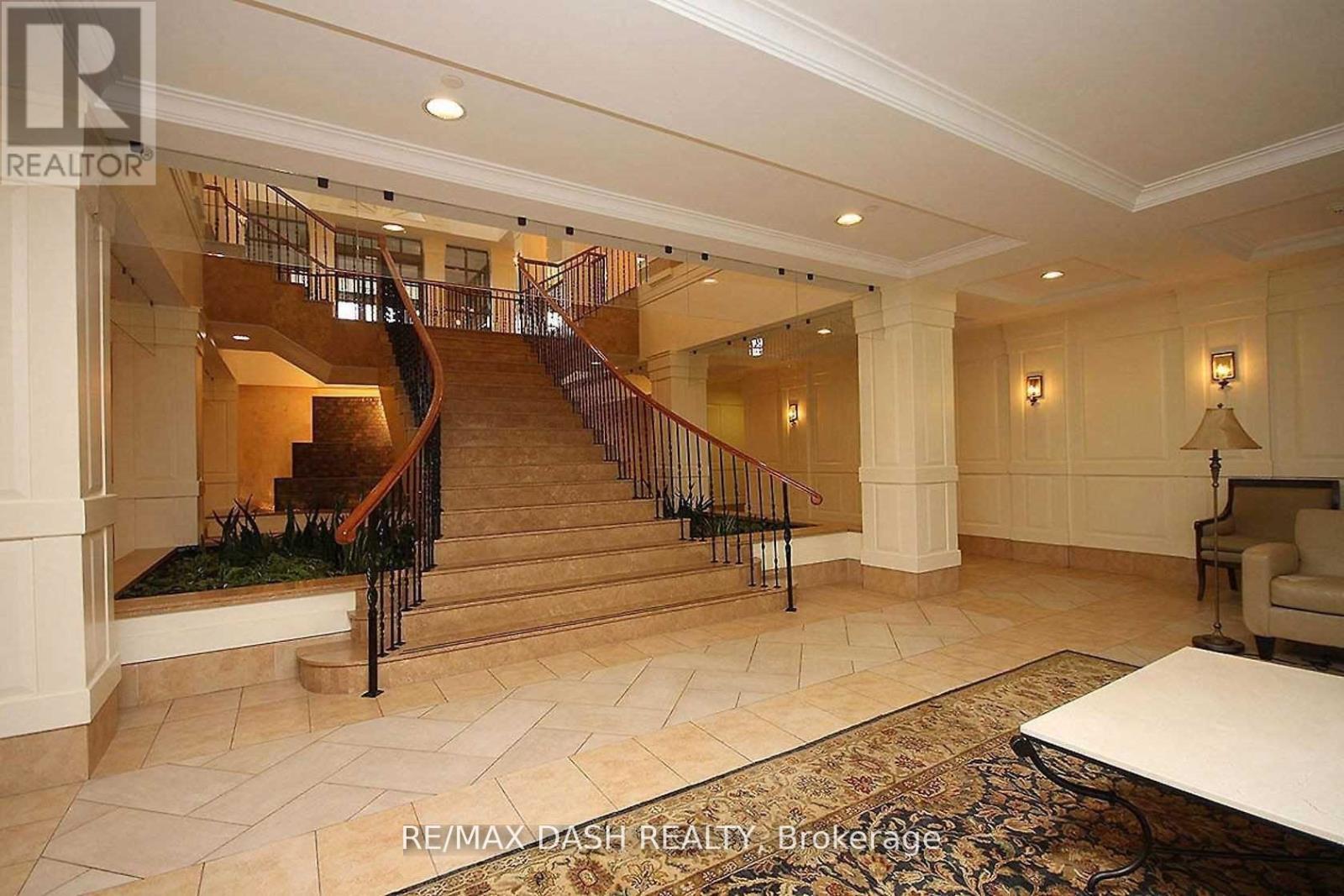 2728 - 700 Humberwood Boulevard, Toronto, ON - Indoor Photo Showing Other Room