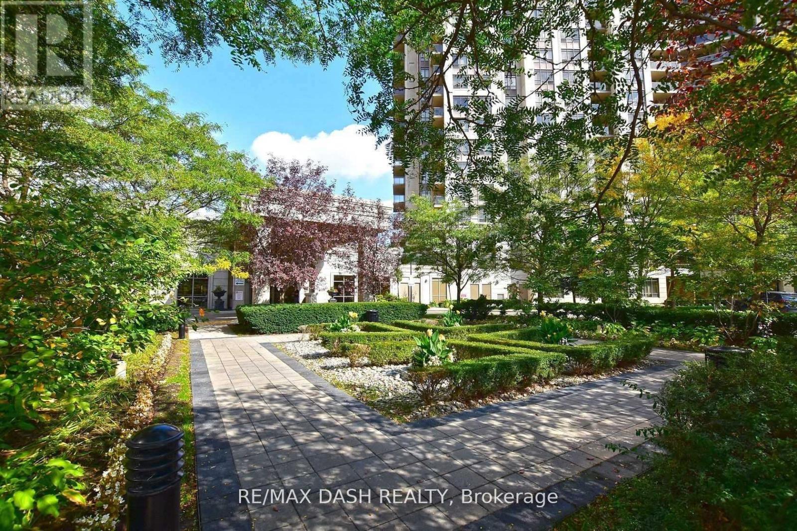 2728 - 700 Humberwood Boulevard, Toronto, ON - Outdoor