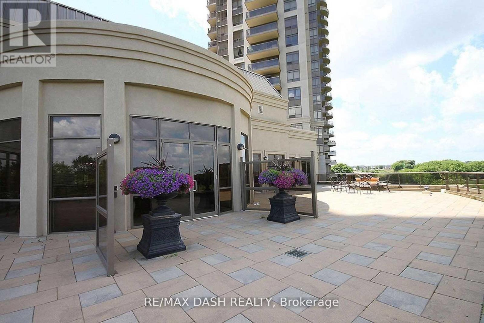 2728 - 700 Humberwood Boulevard, Toronto, ON - Outdoor