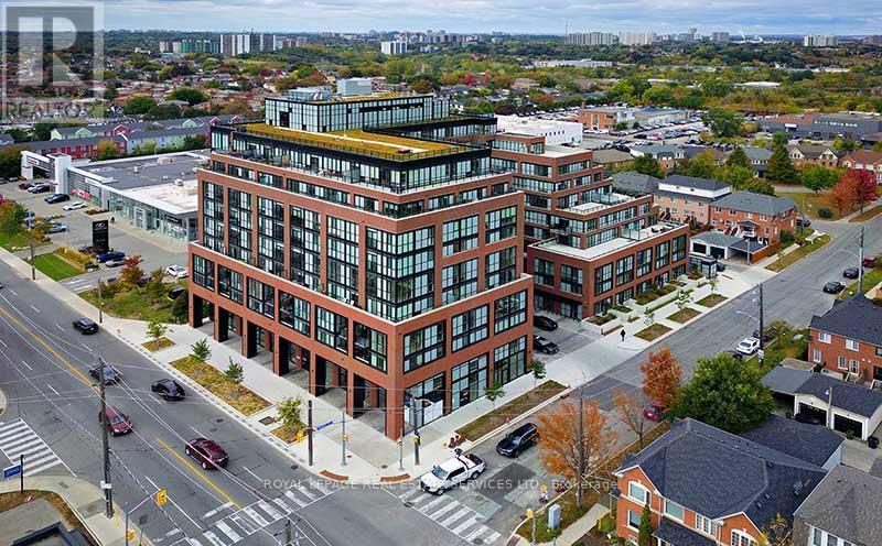 106 - 2300 St Clair Avenue W, Toronto, ON - Outdoor