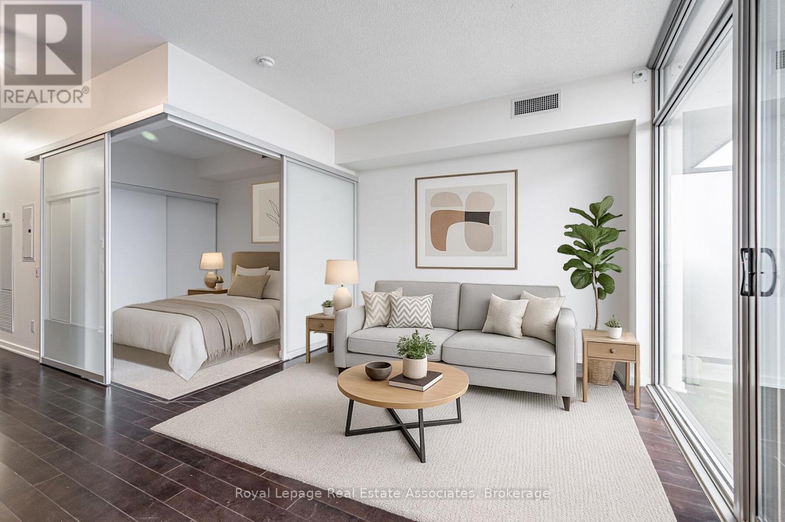 2206 - 105 The Queensway, Toronto, ON - Indoor