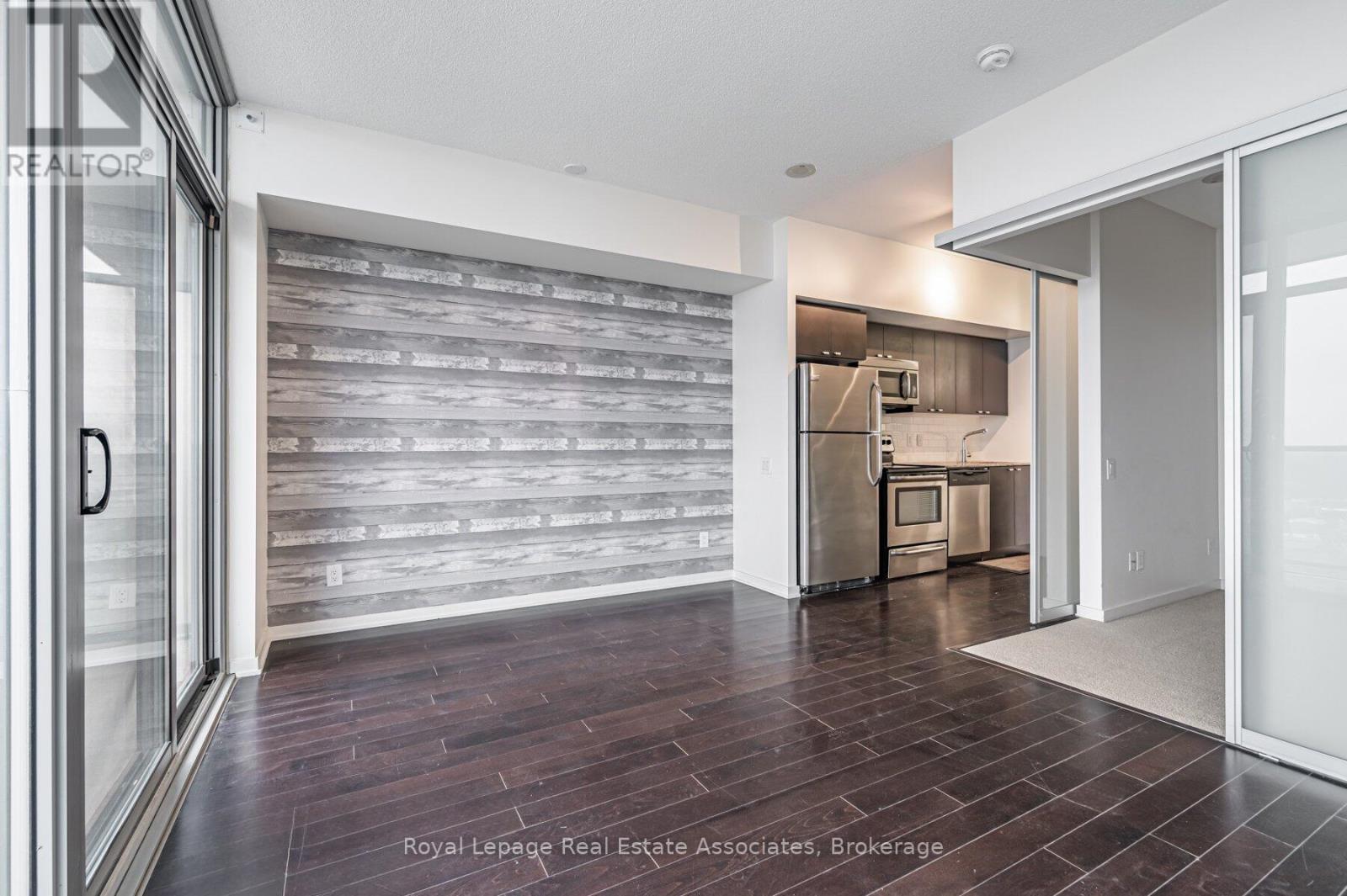 2206 - 105 The Queensway, Toronto, ON - Indoor