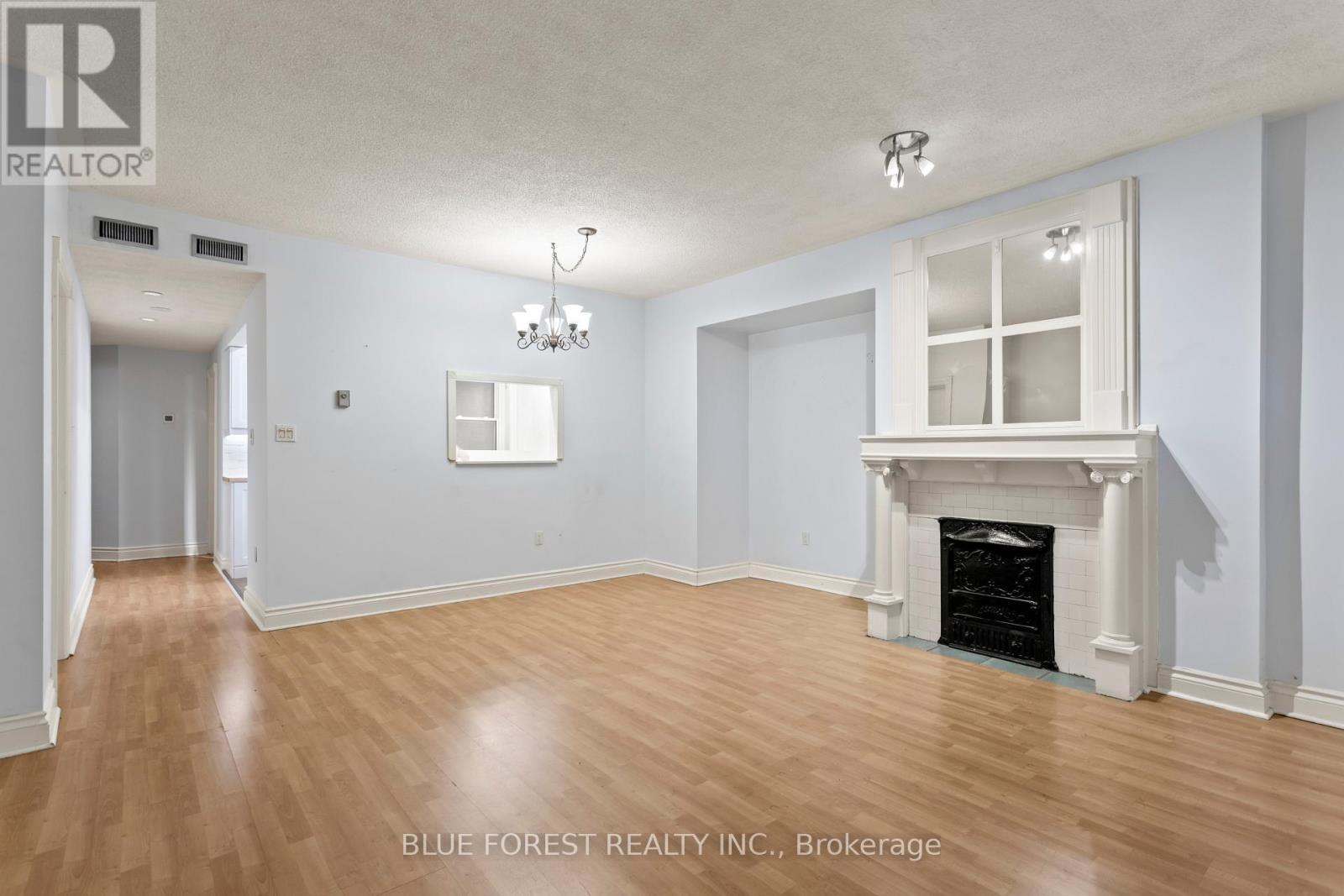 102 - 460 Wellington Street, London East (East F), ON - Indoor