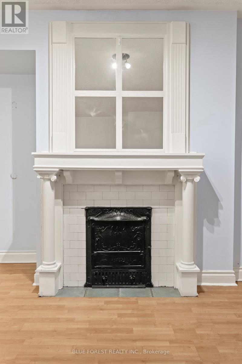 102 - 460 Wellington Street, London East (East F), ON - Indoor With Fireplace