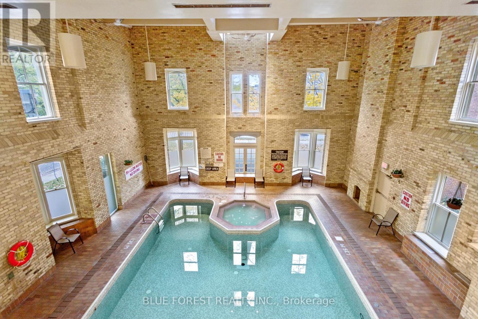 102 - 460 Wellington Street, London East (East F), ON - Indoor Photo Showing Other Room With In Ground Pool