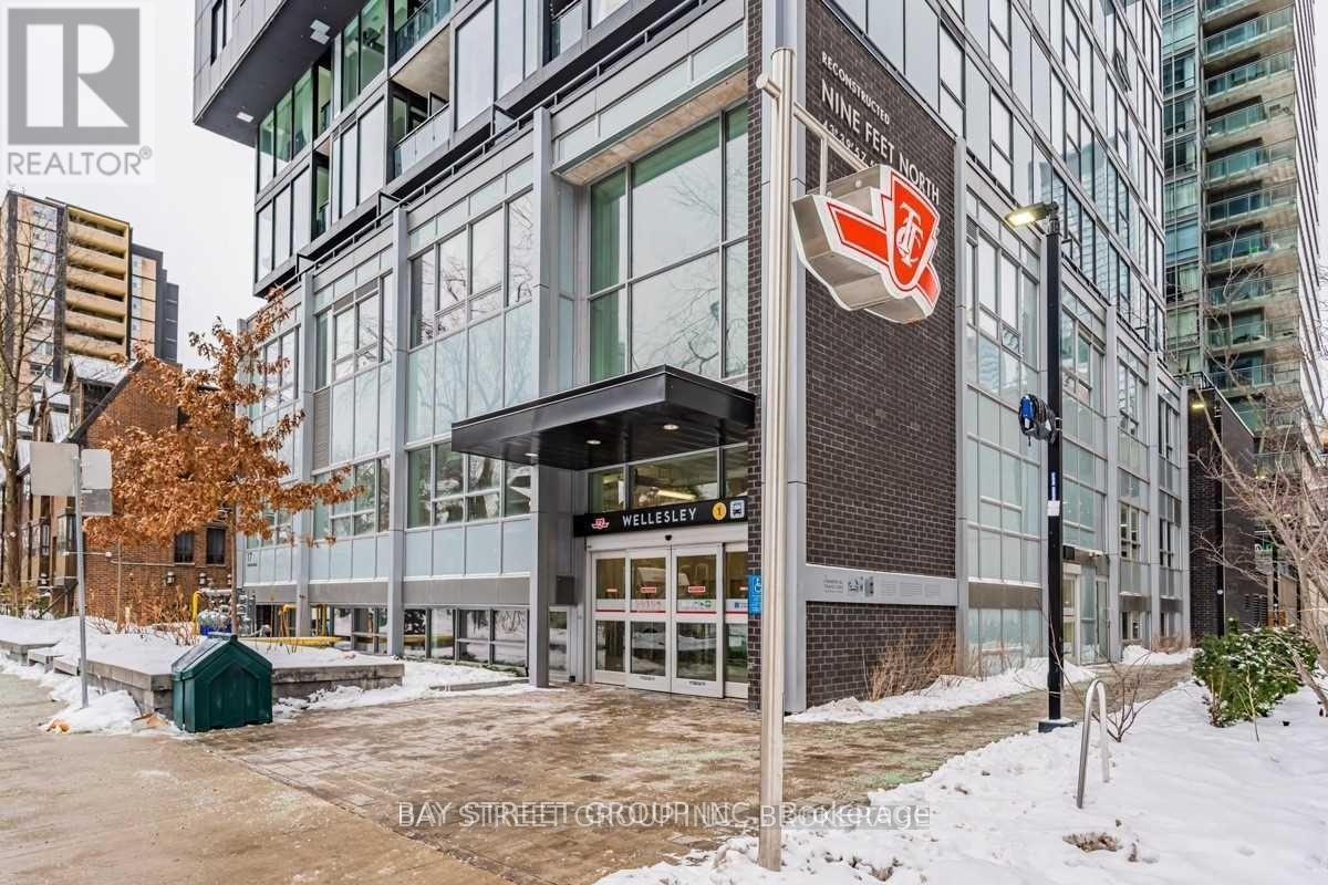 304 - 17 Dundonald Street, Toronto, ON - Outdoor